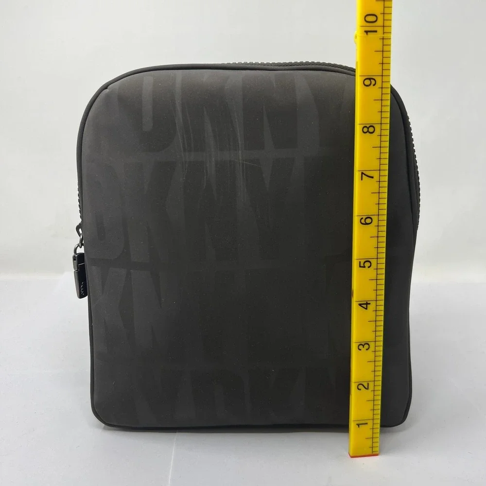 DKNY Women's Medium Backpack Classic Black VTG NWT‎